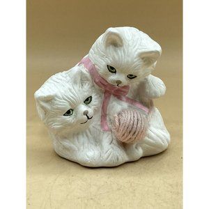 Vintage Kitsch Ceramic MCM White Kitty Cat Real Yarn Ball Figurine